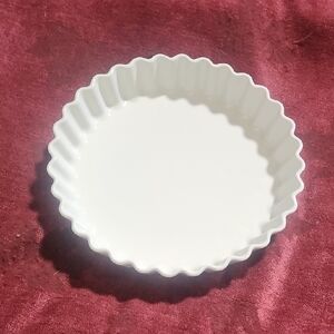 Mikasa French Countryside White Fluted Ceramic Tart Dish Beautiful Piece.